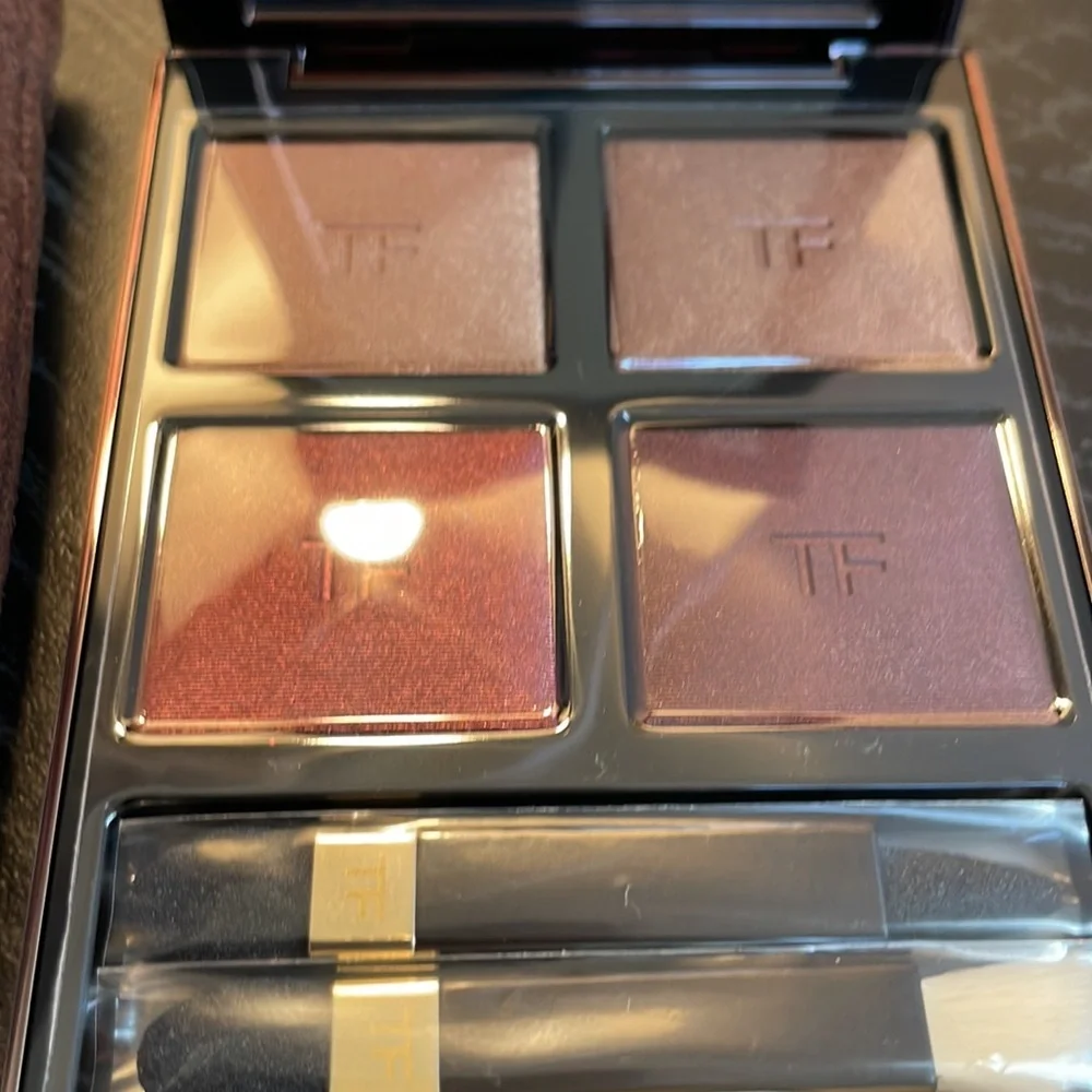 TOM FORD EYE COLOR QUAD Honeymoon 04